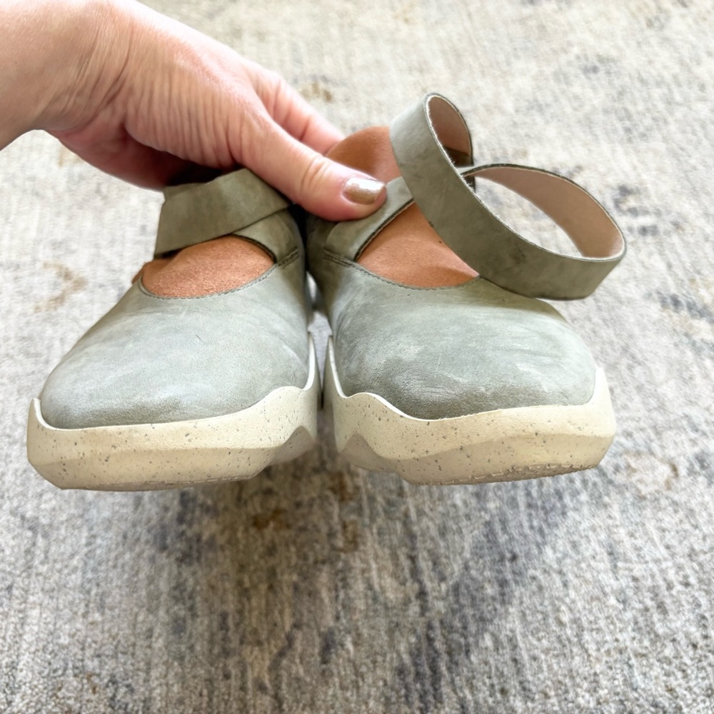 CAMPER DUD SNEAKERS SIZE 10 TRENDY STYLISH ACTIVE SPORTY MODERN - Picture 2 of 9